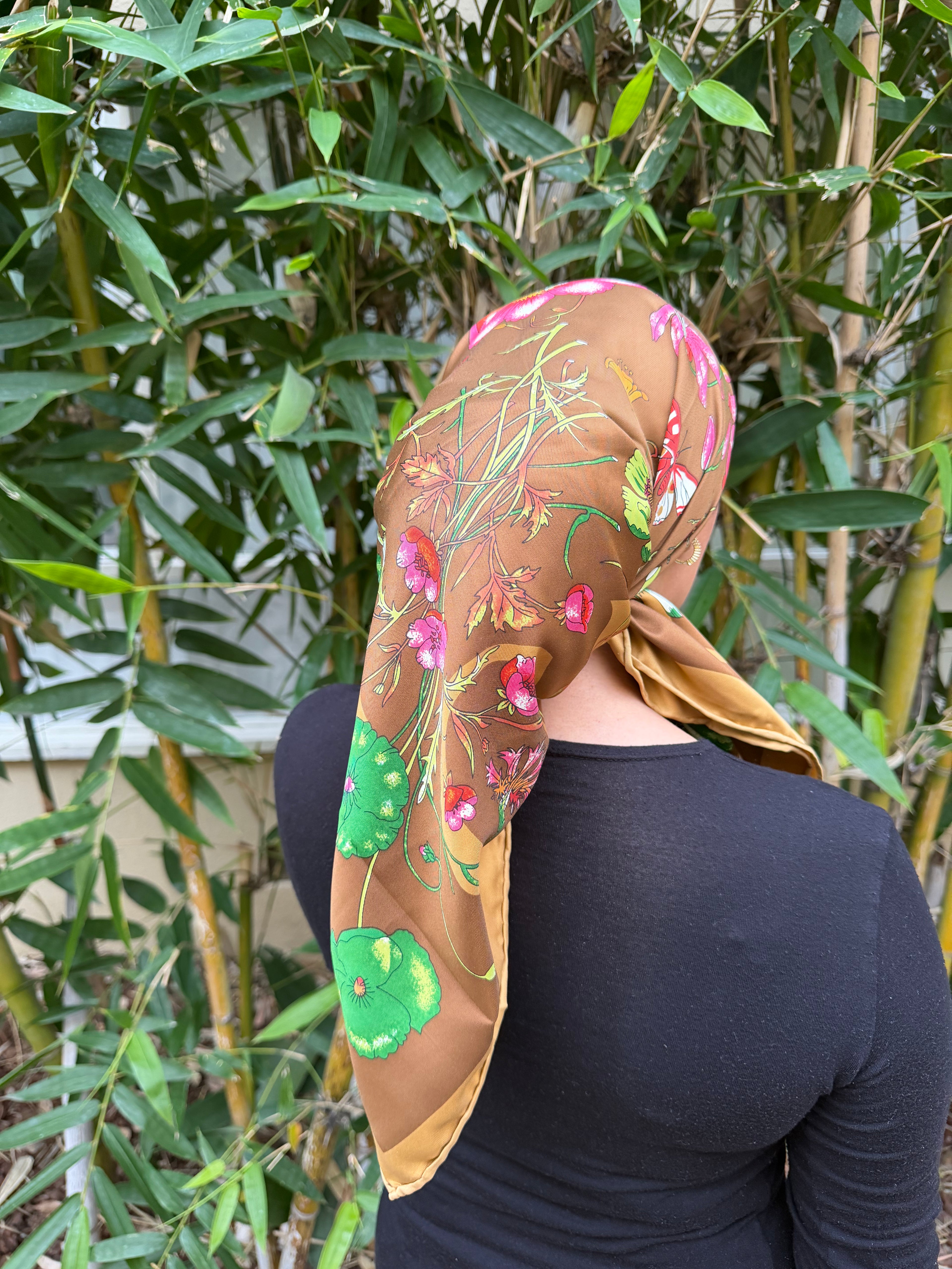 GUC. replica satin floral square (brown)